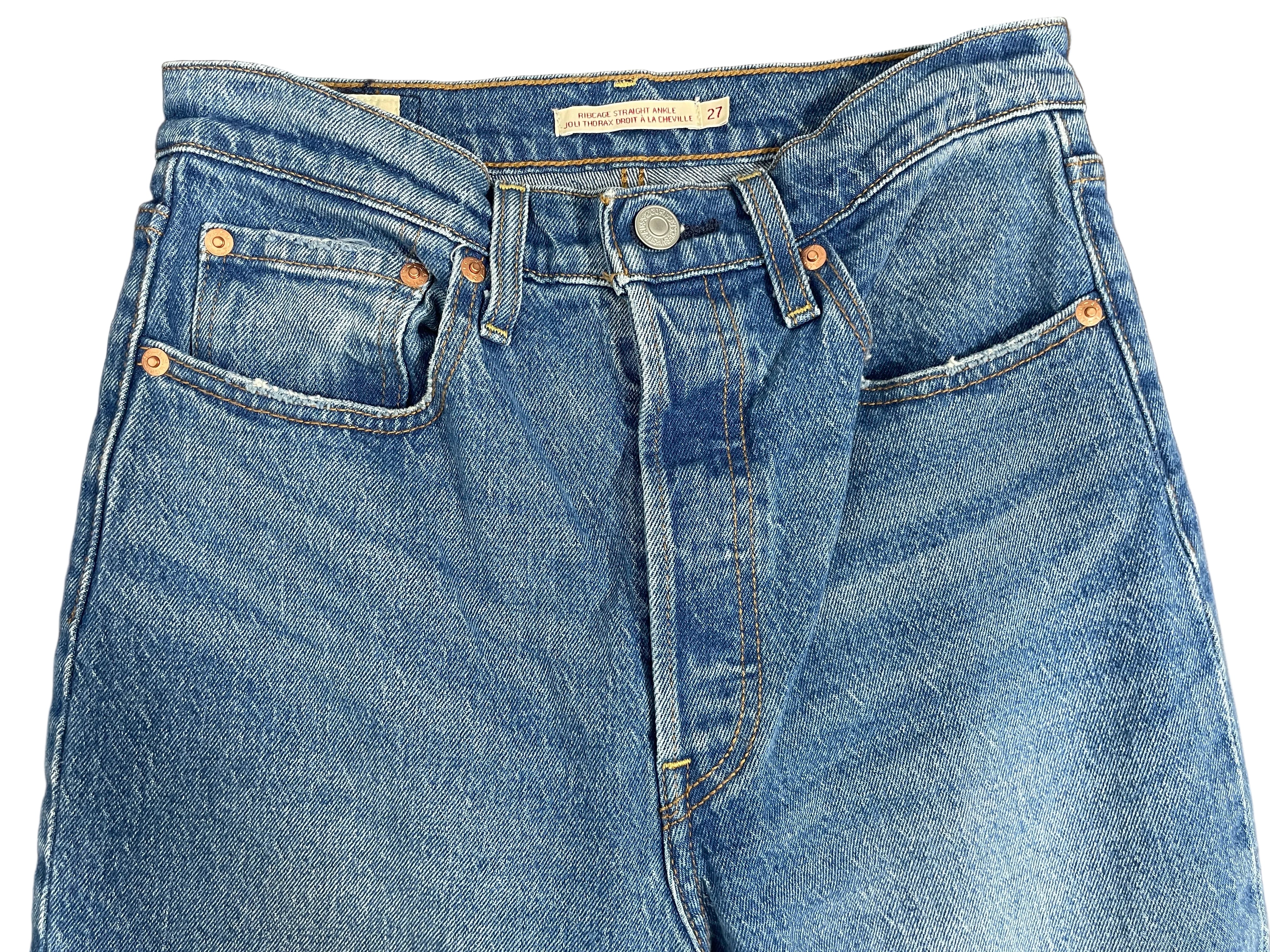 Levi’s Ribcage Straight Ankle size 27 medium blue high rise jeans front view
