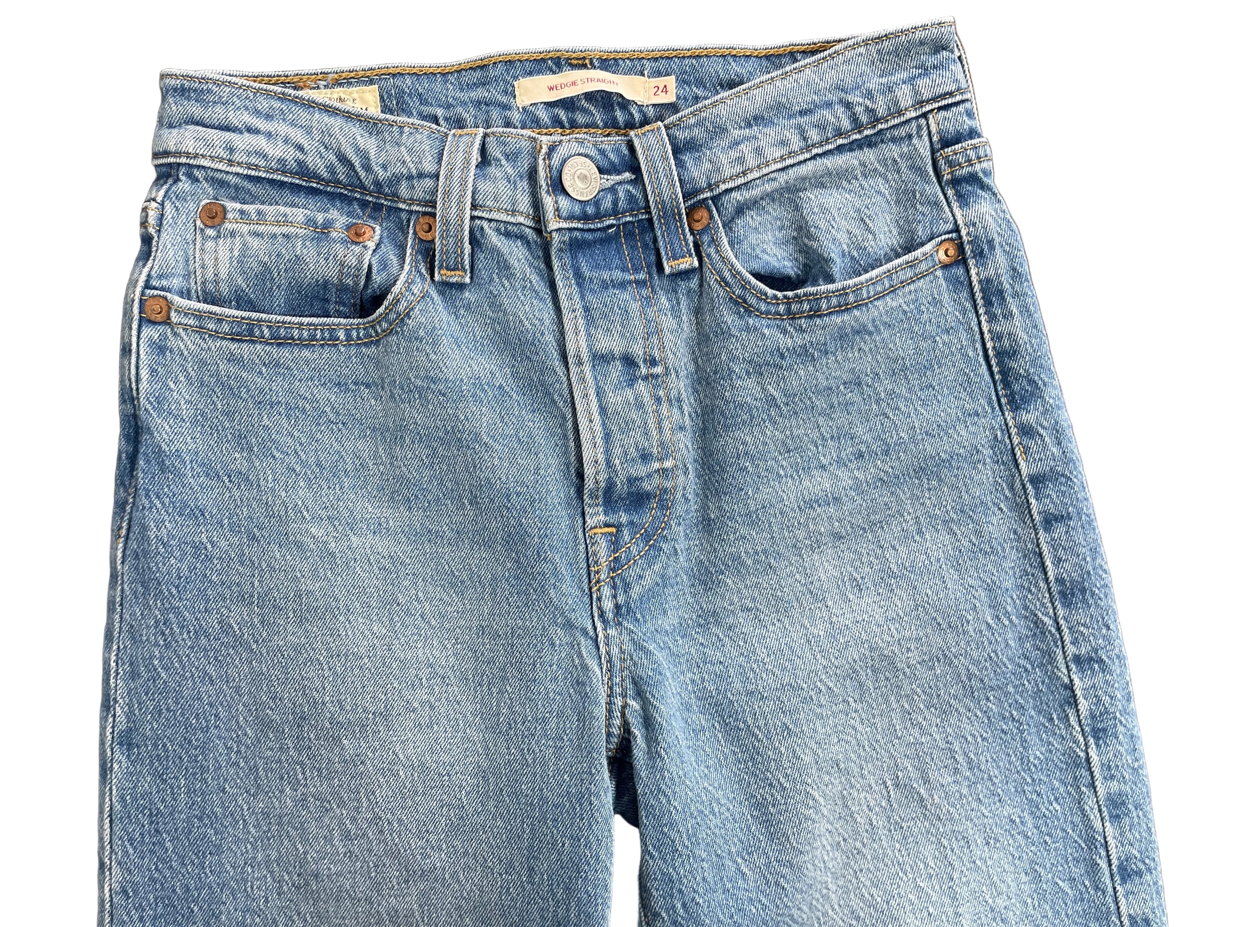 Size 24 Levi’s Wedgie Straight Light Blue High Rise Jeans Front View