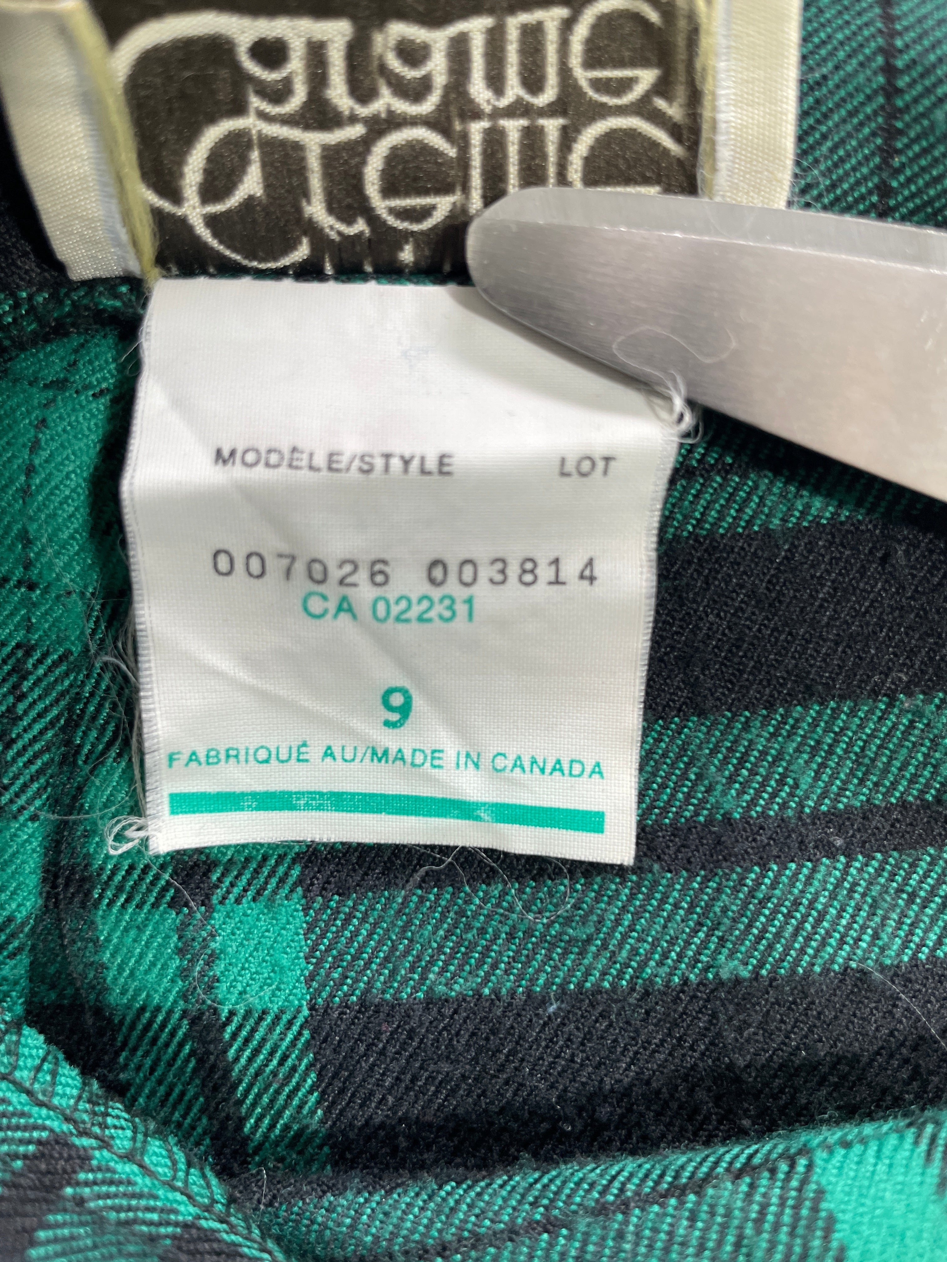 Size 9 Vintage Chez Carmen Green Black Tartan Plaid Skirt Style Label
