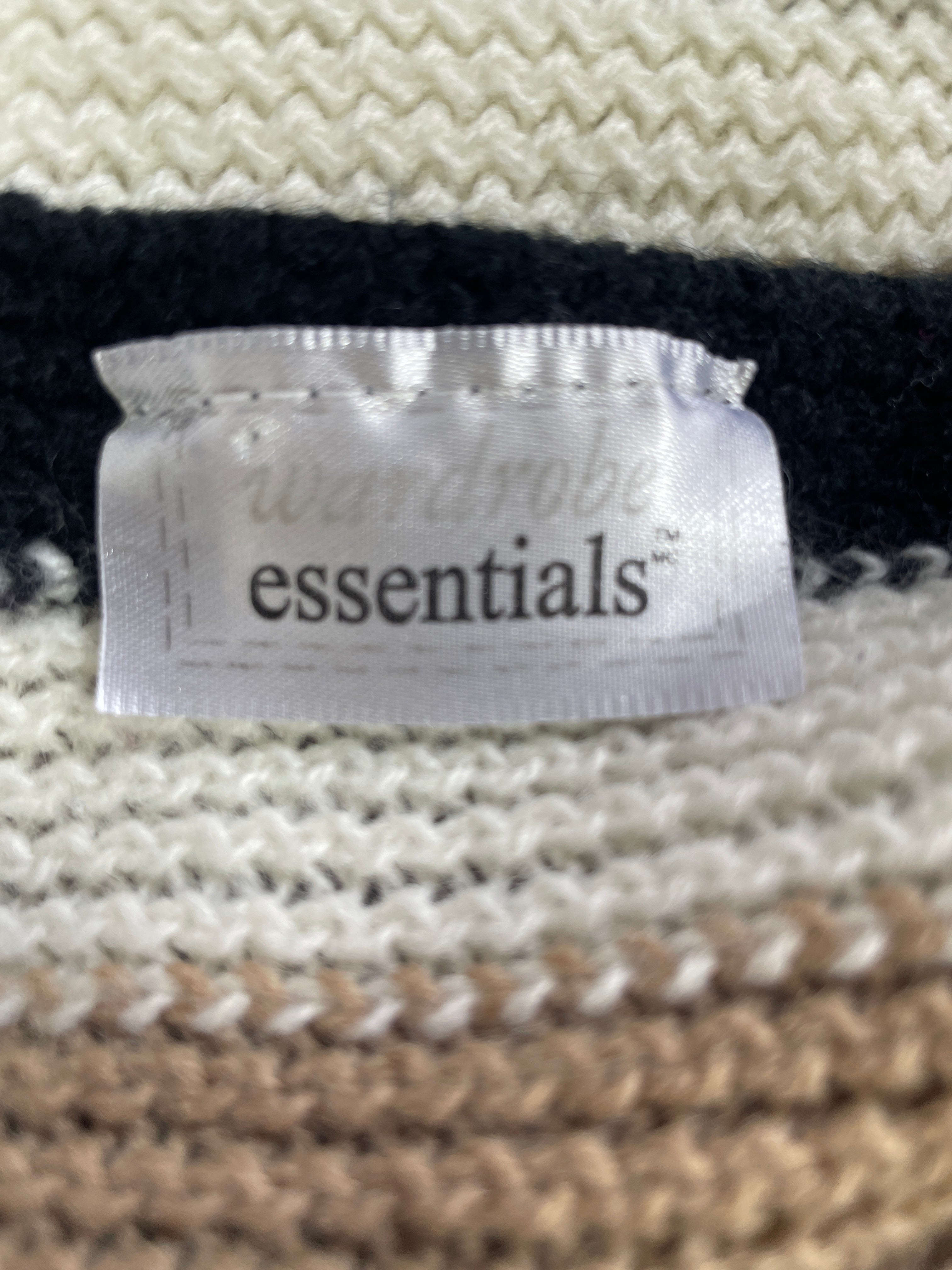 Wardrobe Essentials scarf tag
