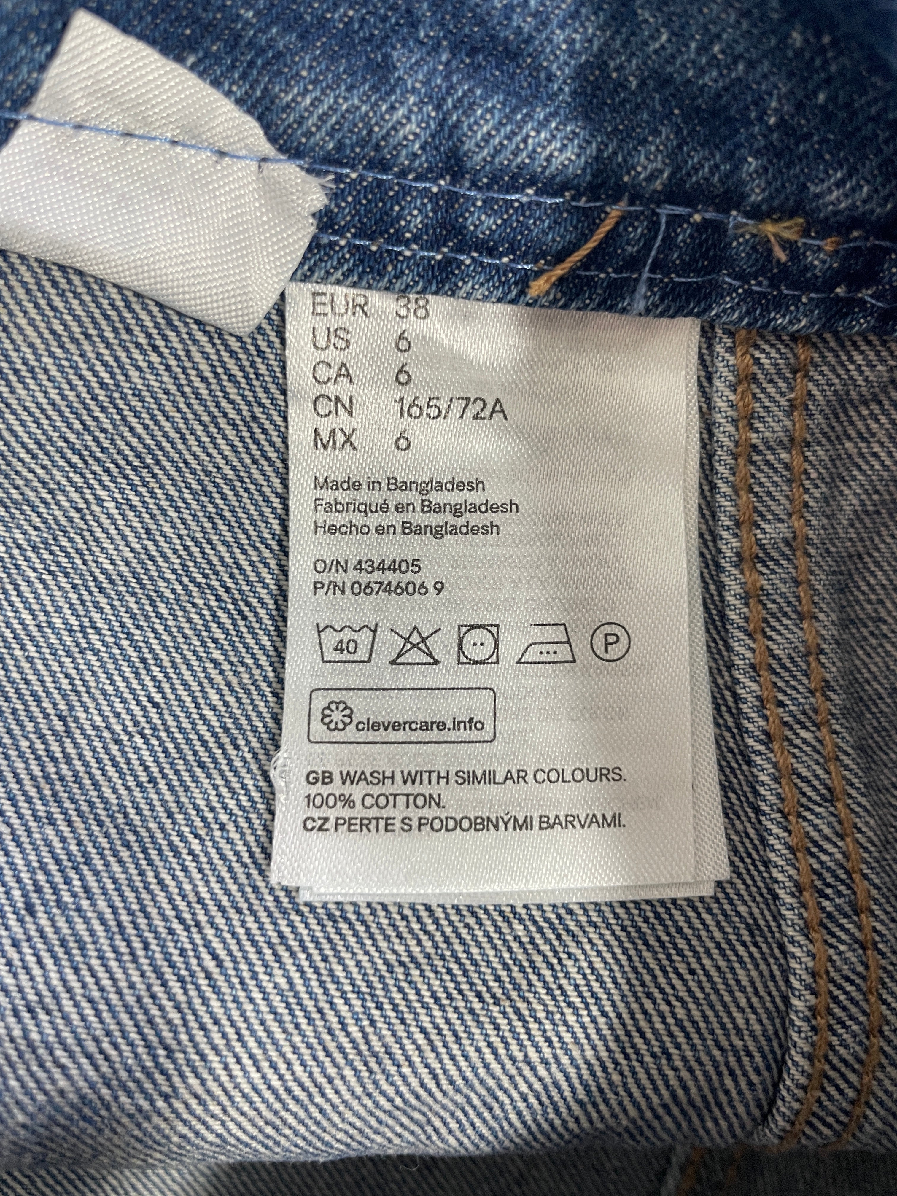 - Size 6 H&M Divided 100% cotton blue denim skirt size and care label