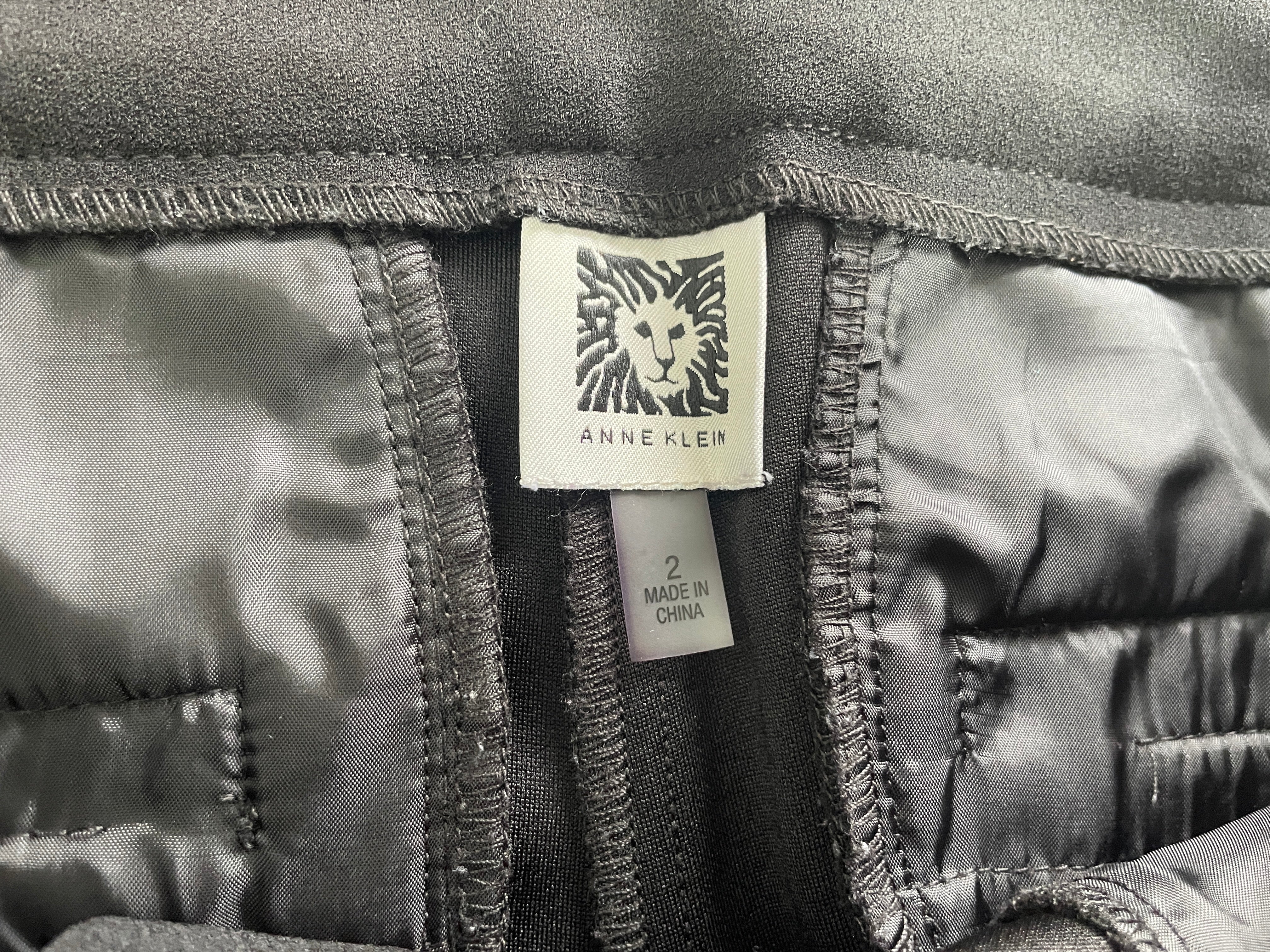 Anne Klein lion logo label showing original manufacturer size 2