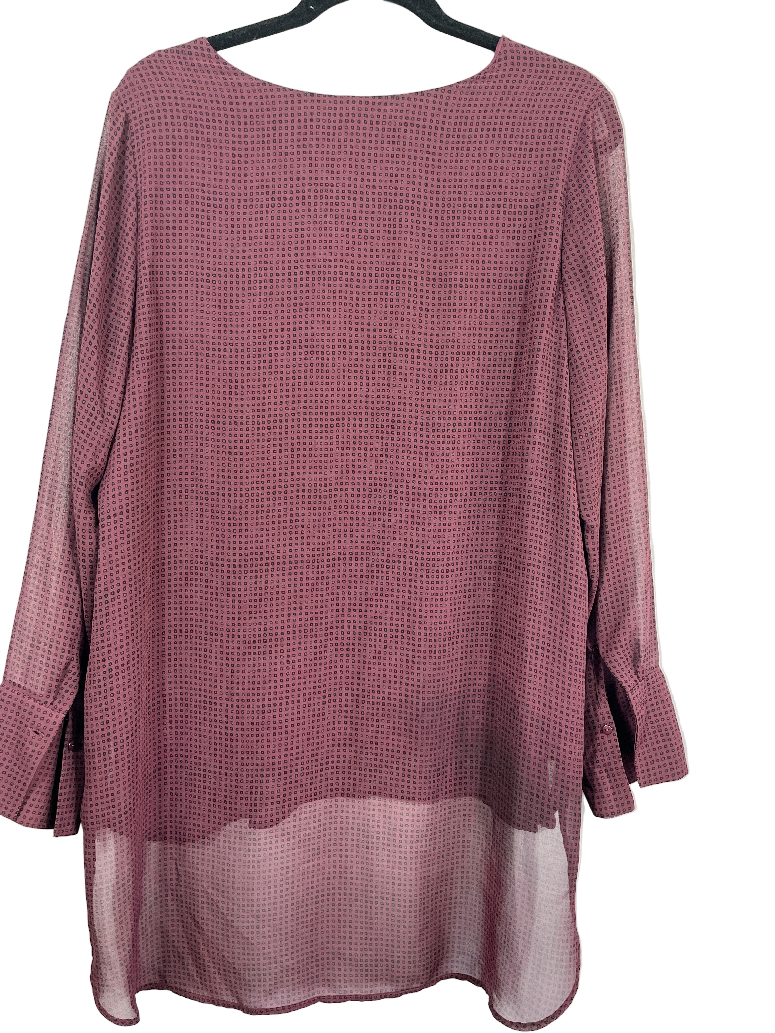 Reitmans burgundy long-sleeve blouse with micro print and button cuffs, back view