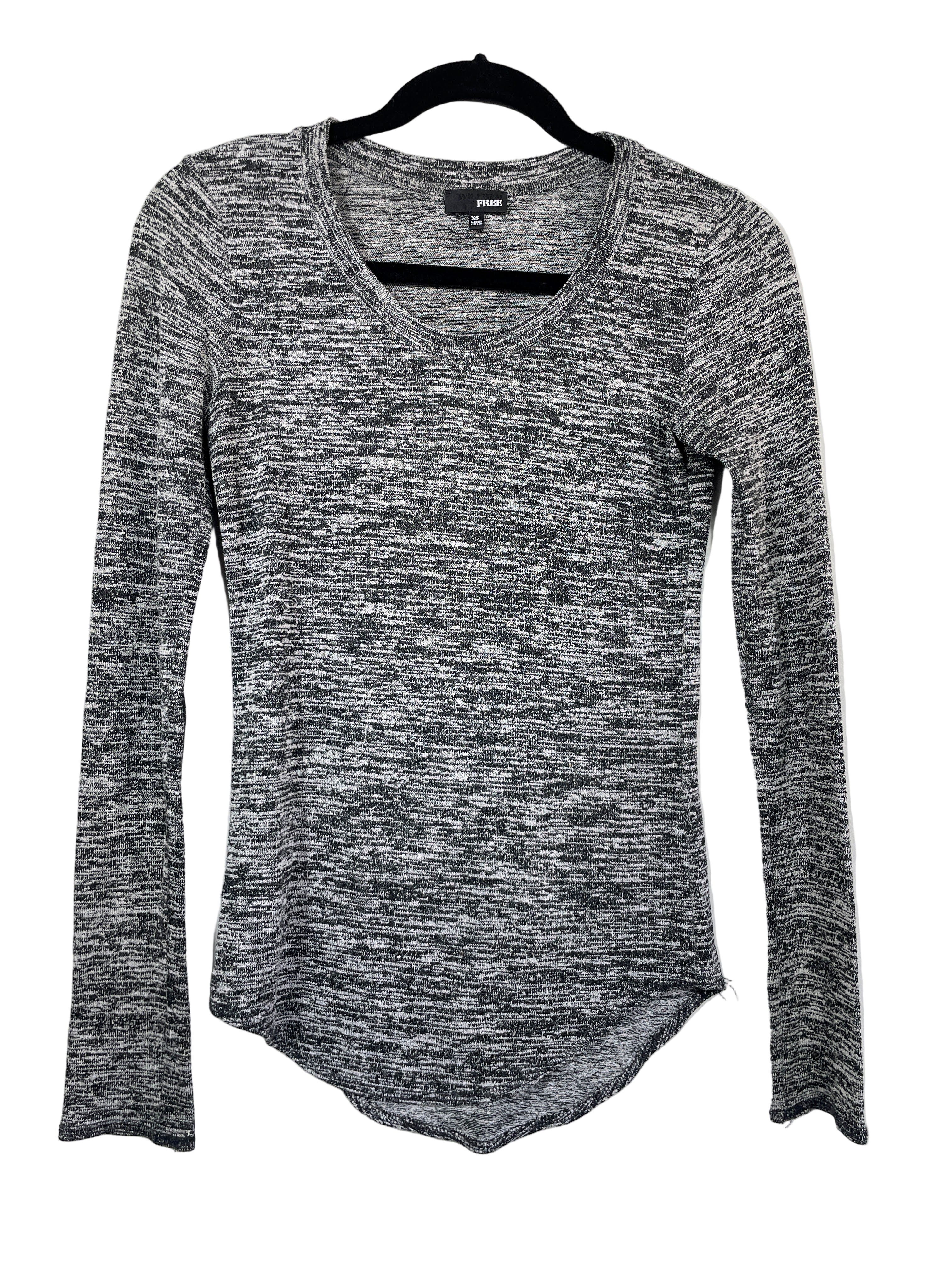 Front view of Aritzia Wilfred Free grey marled long sleeve scoop neck top