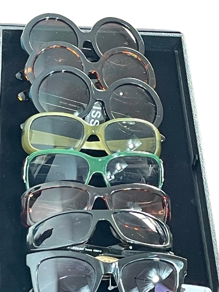 Lot of 8 women's sunglasses including QUO KISS Ryders green black and tortoiseshell frames