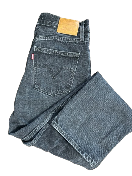 Levi’s women’s Dad Jeans size 28/30 washed black denim