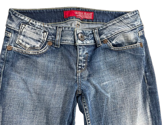GUESS Jeans size 28 low rise medium wash cropped jeans front view