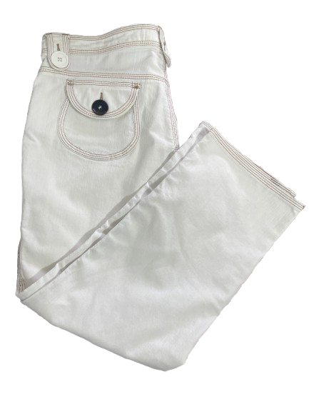 GUESS size 27 white cropped stretch jeans back pocket and button detail