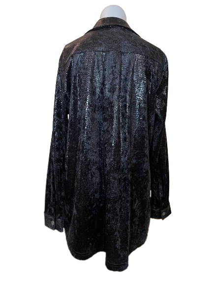 back view of faux snakeskin maternity shirt