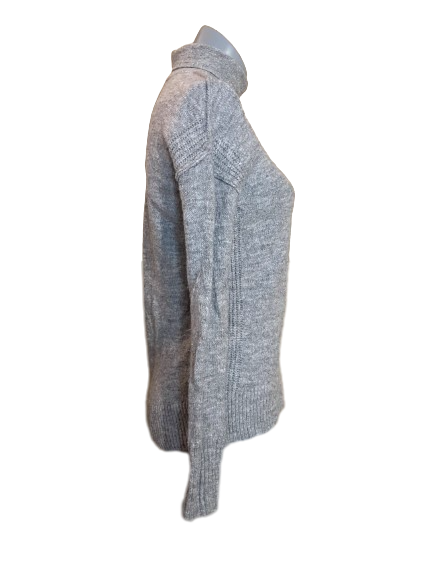 side view gap grey sweater