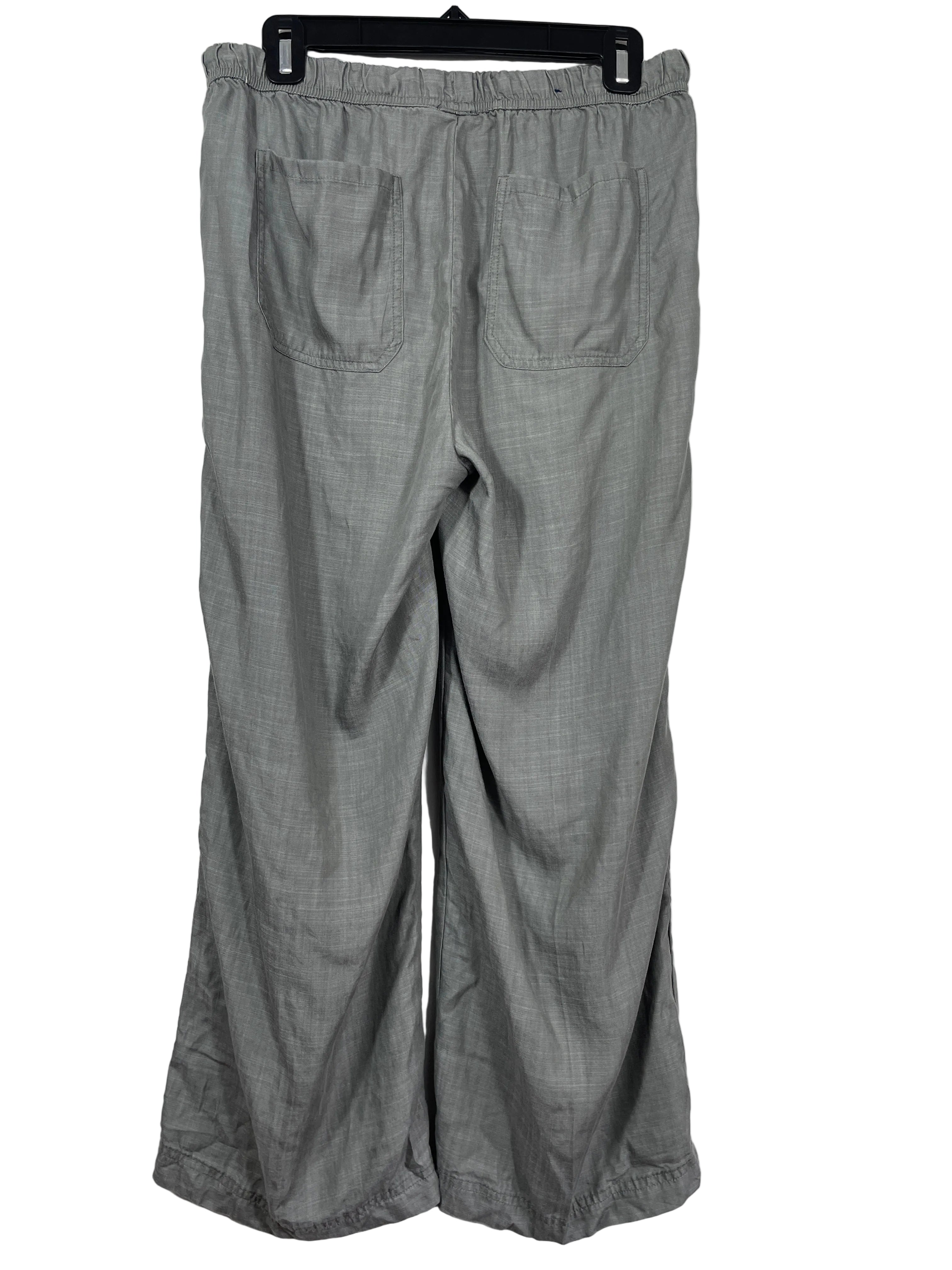 Splendid women’s grey relaxed pull-on pants back with patch pockets