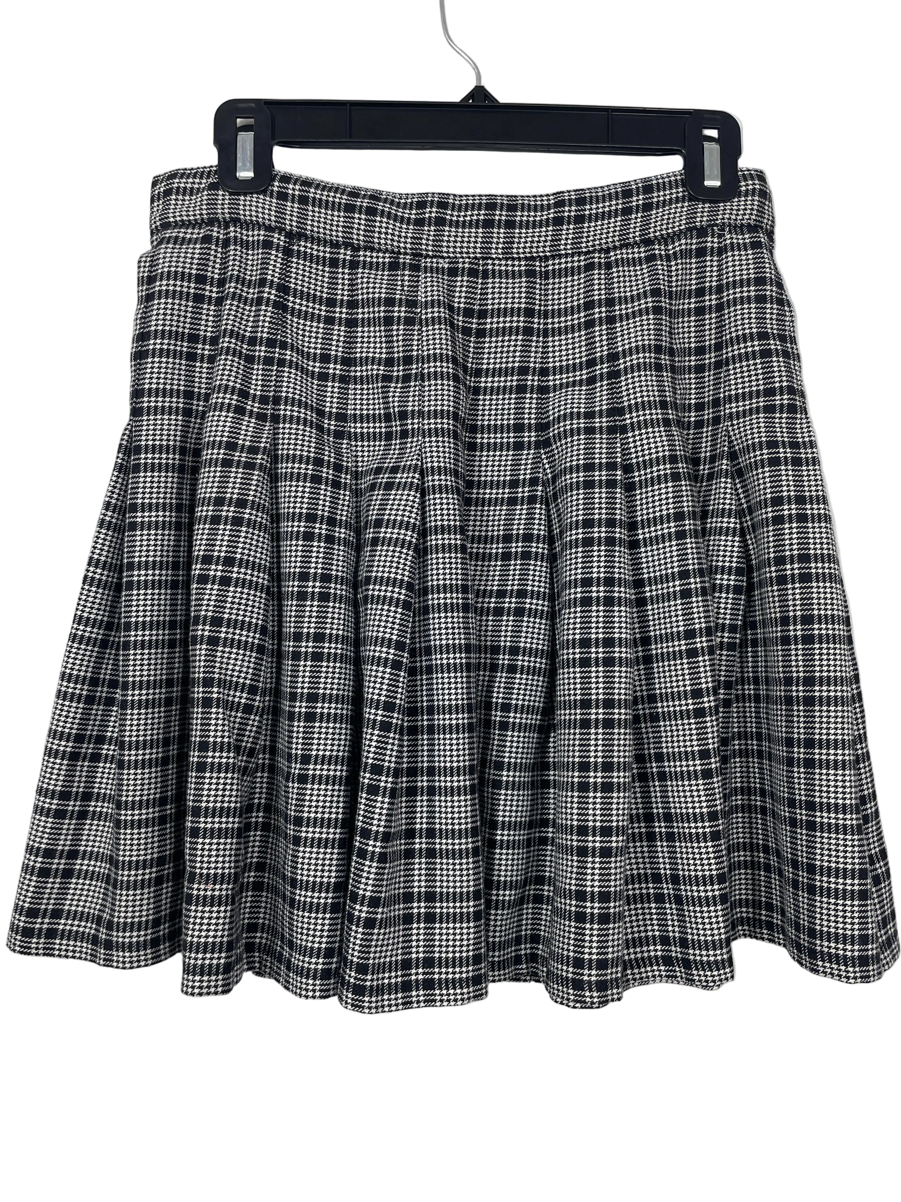 Vintage M Collection size 11 black and white plaid pleated mini skirt back view