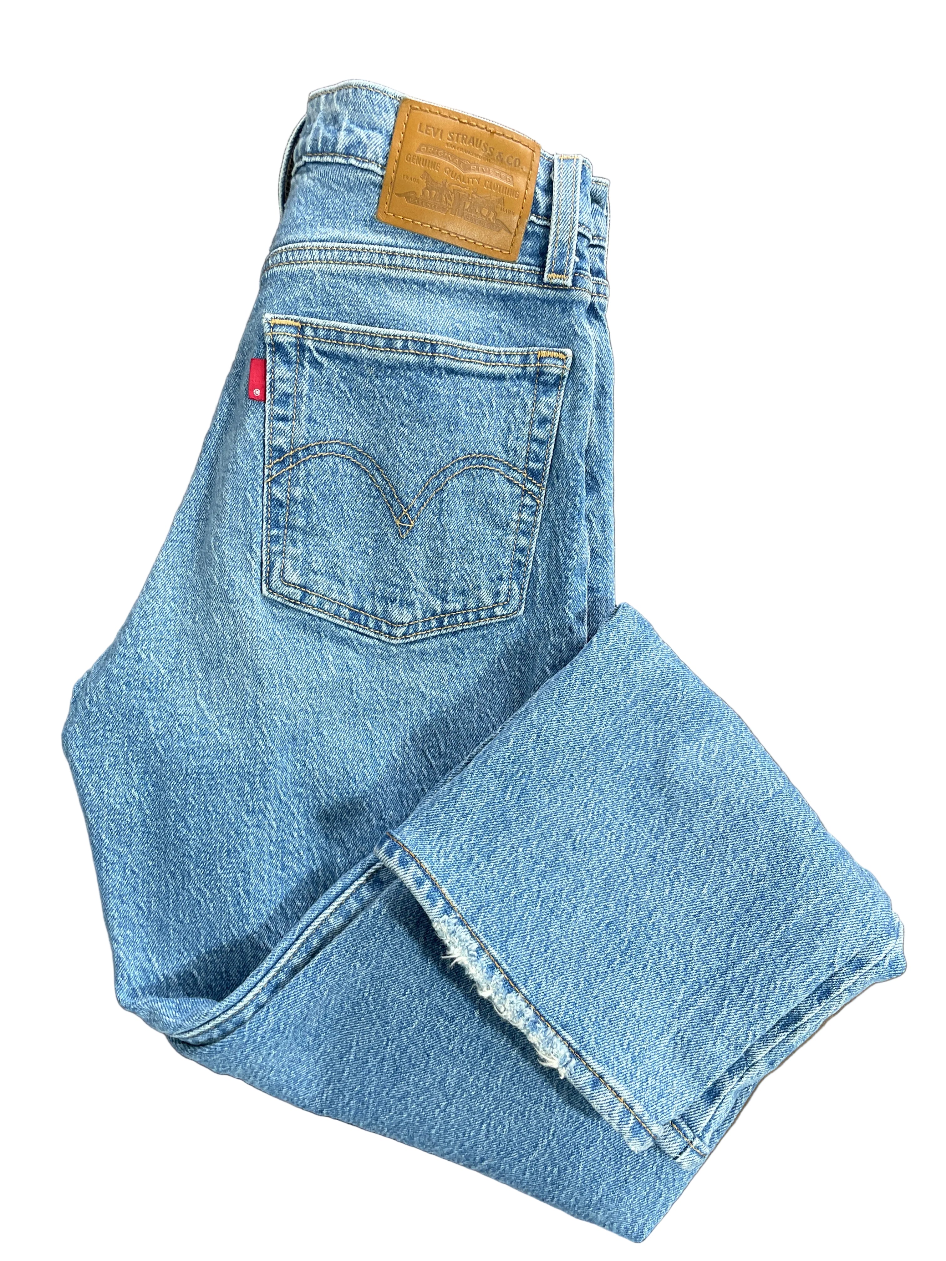 Size 24 Levi’s Wedgie Straight Light Wash Jeans Back View