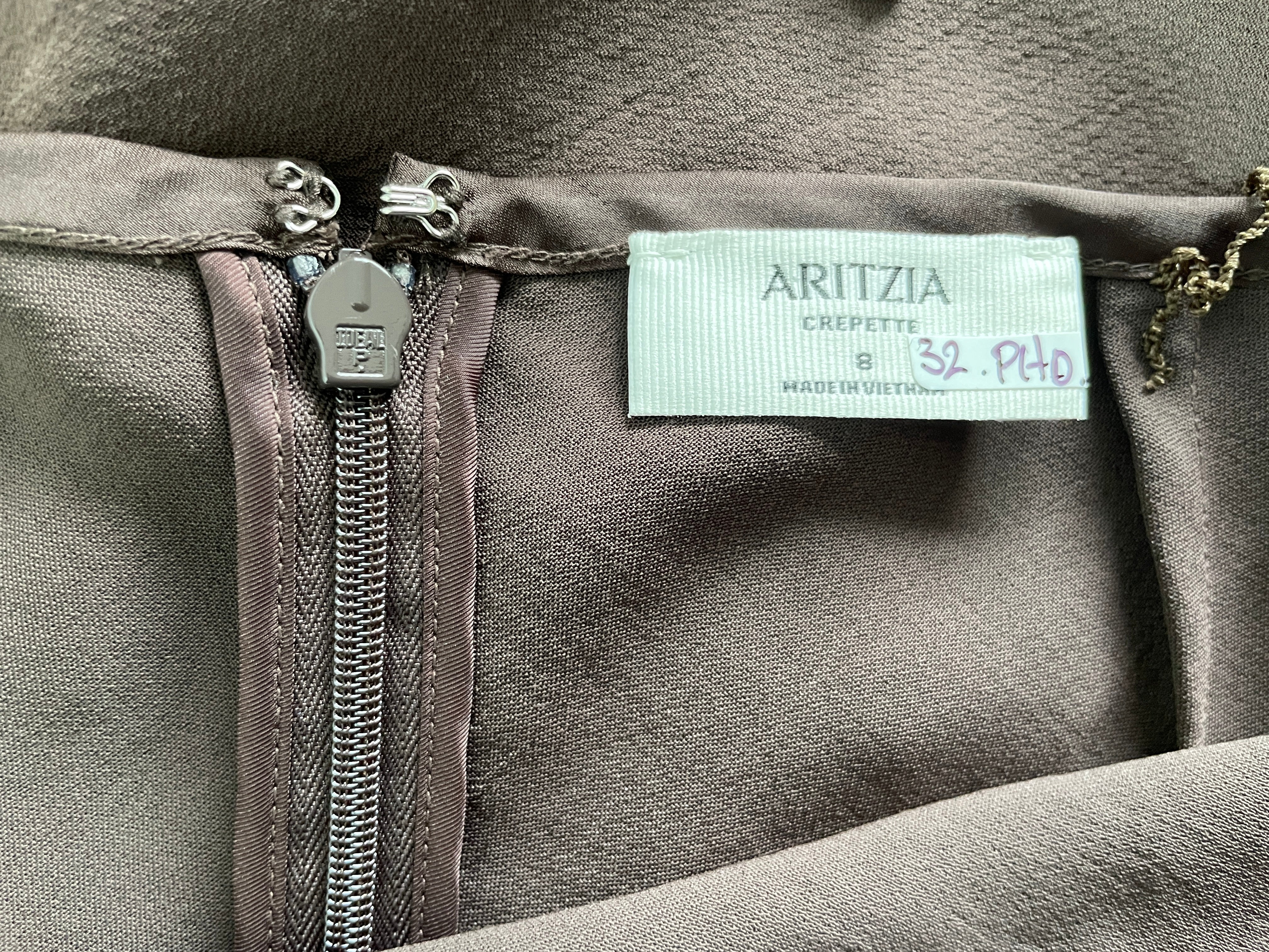 Aritzia size 8 Crepette skirt brand label Made in Vietnam