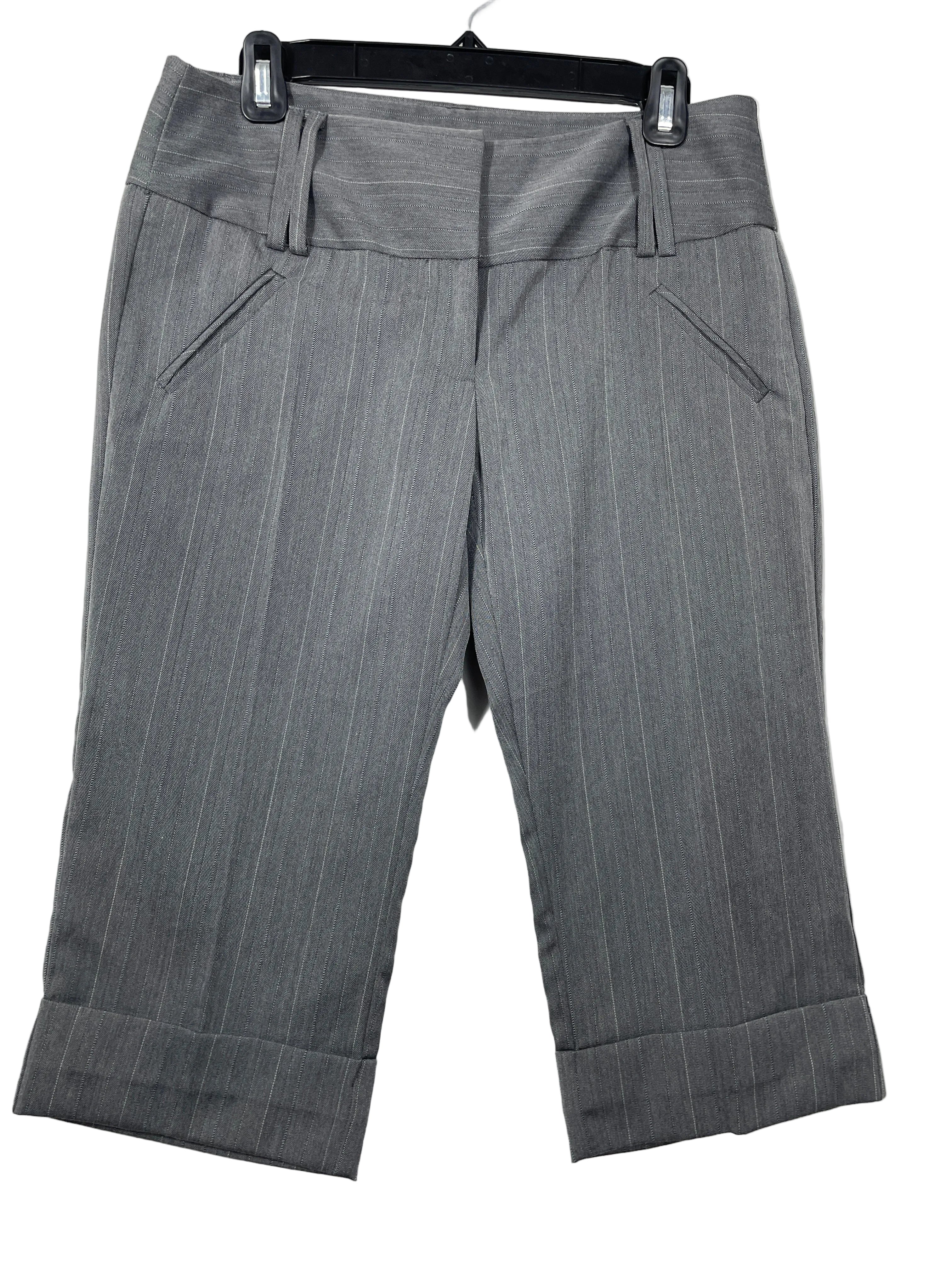 Size 7 Vintage Star City Grey Pinstripe Cuffed Capri Pants Front