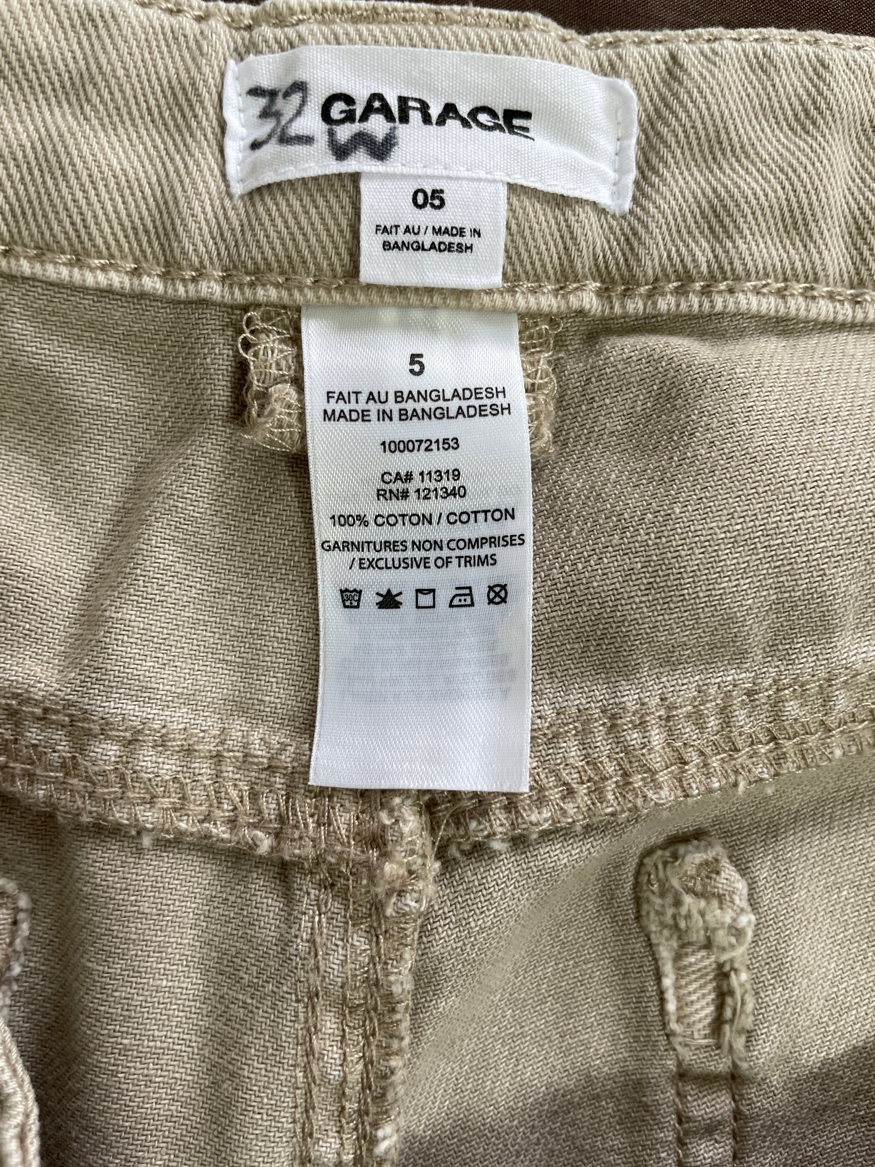 Medium Garage Beige Carpenter Utility Pants Size 5 Tag and 100% Cotton Label