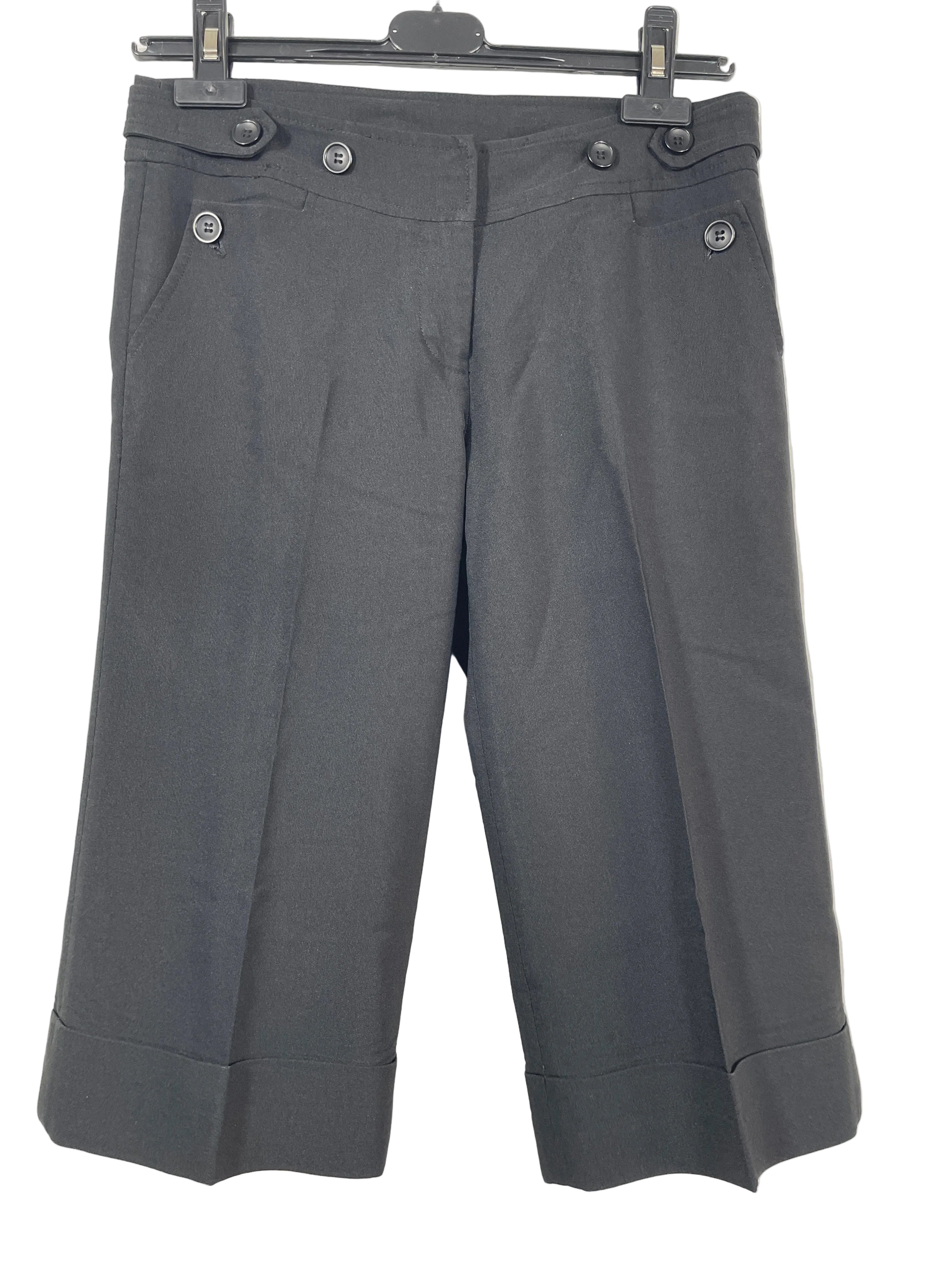 Size 1/2 SUZY Shier black cropped capri pants front view with decorative buttons and wide cuffs