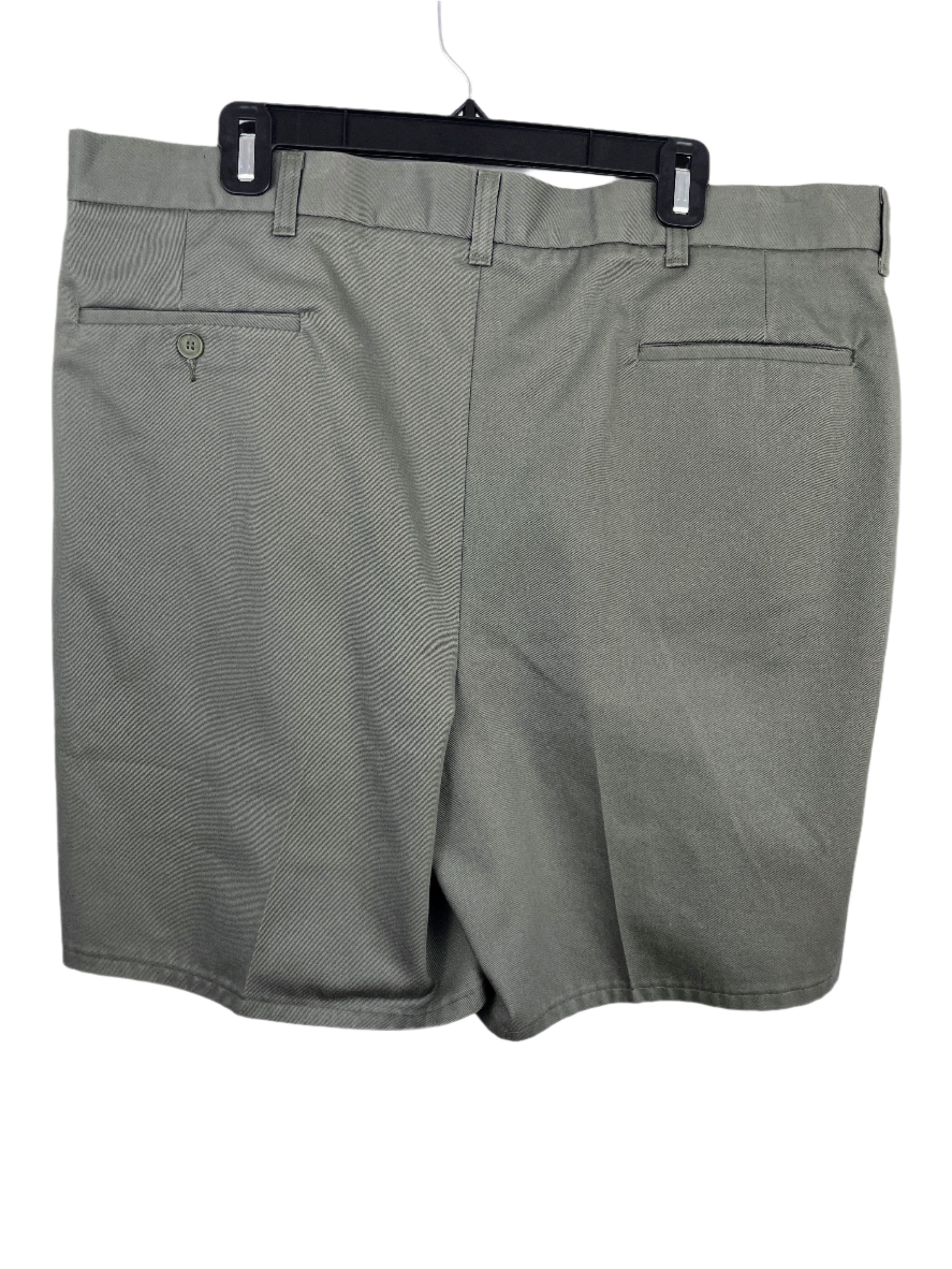 utbacks men’s army green cotton shorts size 40 