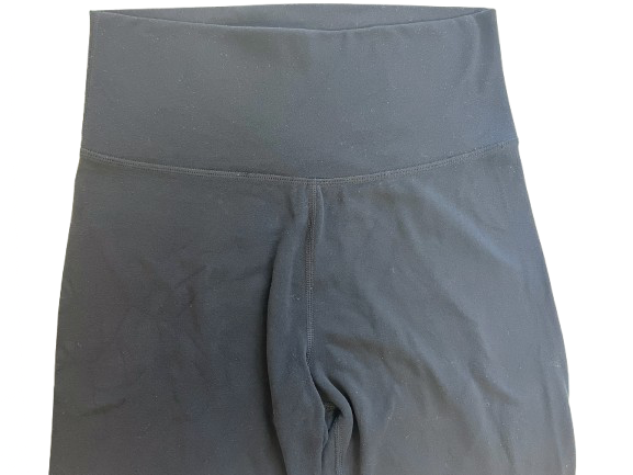 Front waistband detail of Aritzia TNA black leggings
