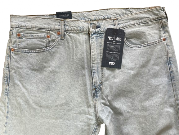 Levi’s Ease 505 Regular Straight men’s jeans in light wash, size 40x30, straight leg fit with soft fabric and stretch, zipper fly, five pockets