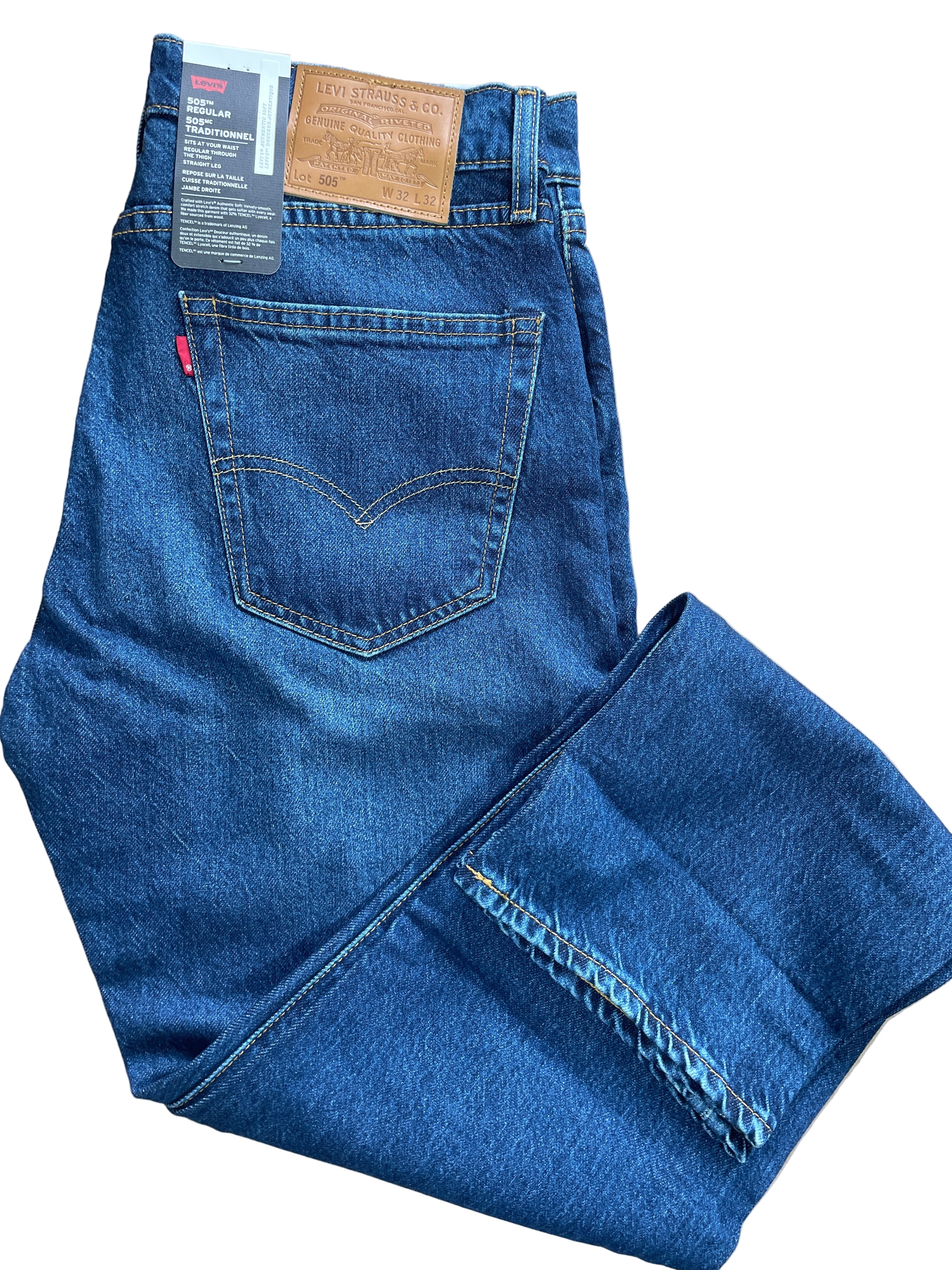 Levi’s 505 Regular men’s jeans in dark wash, size 32x32, straight leg fit with zipper fly, five pockets, leather patch on waistband