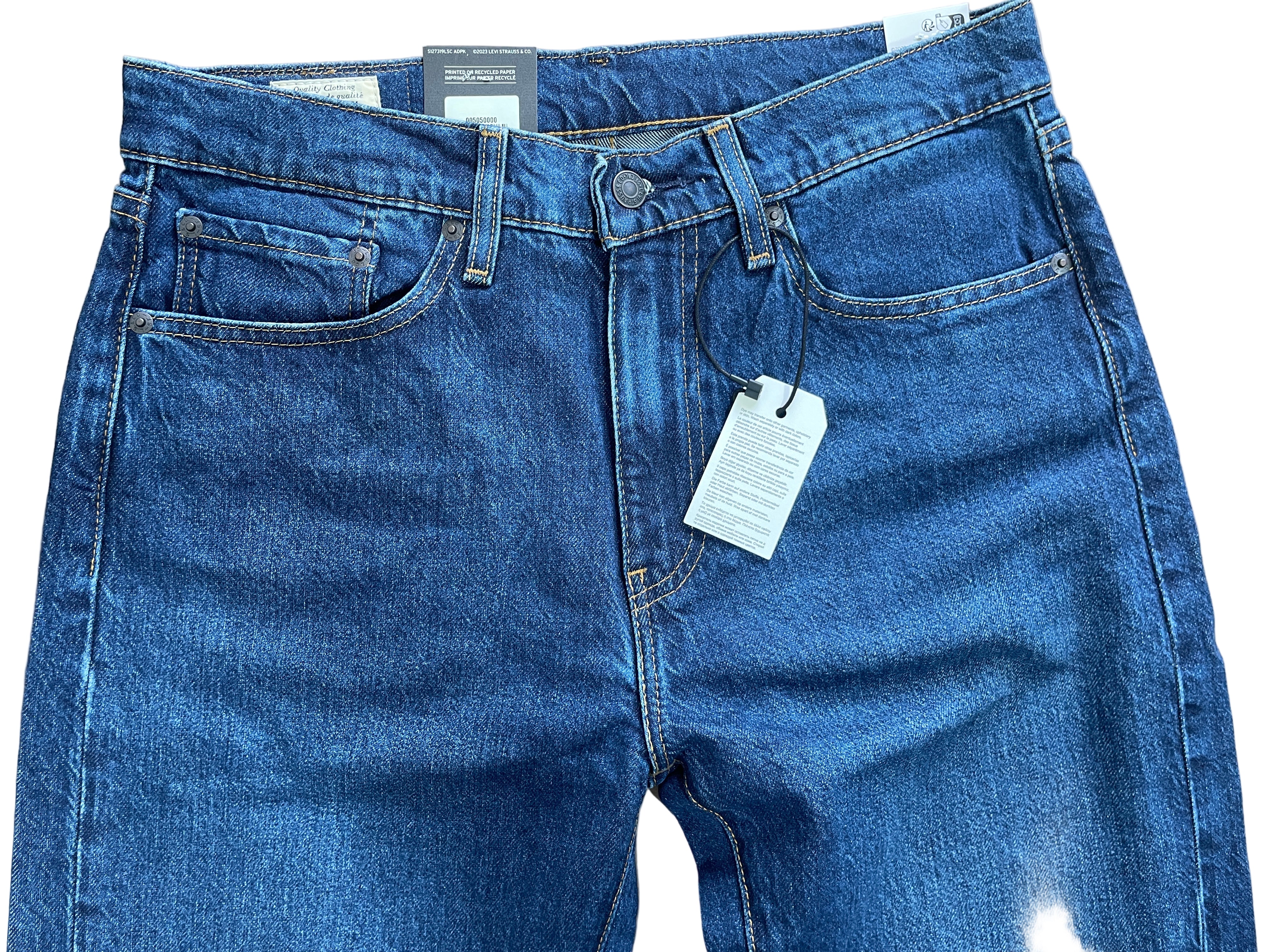 Levi’s 505 Regular men’s jeans in dark wash, size 32x32, straight leg fit with zipper fly, five pockets