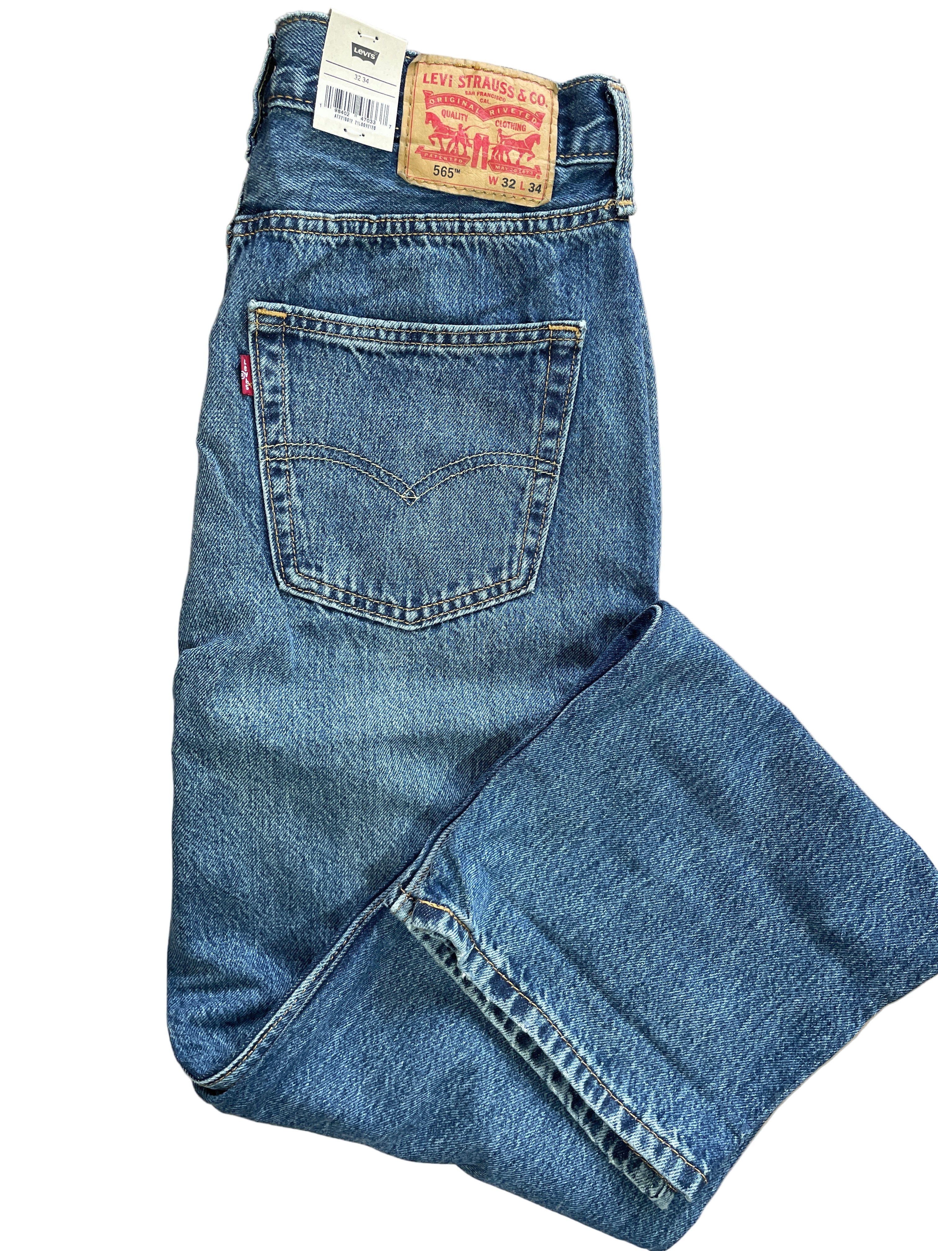 levi's 565 loose straight men's jeans blue folded view