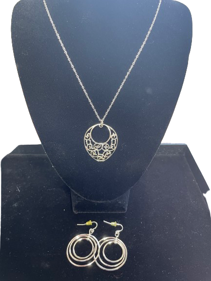 Silver tone filigree pendant necklace with matching triple hoop earrings set
