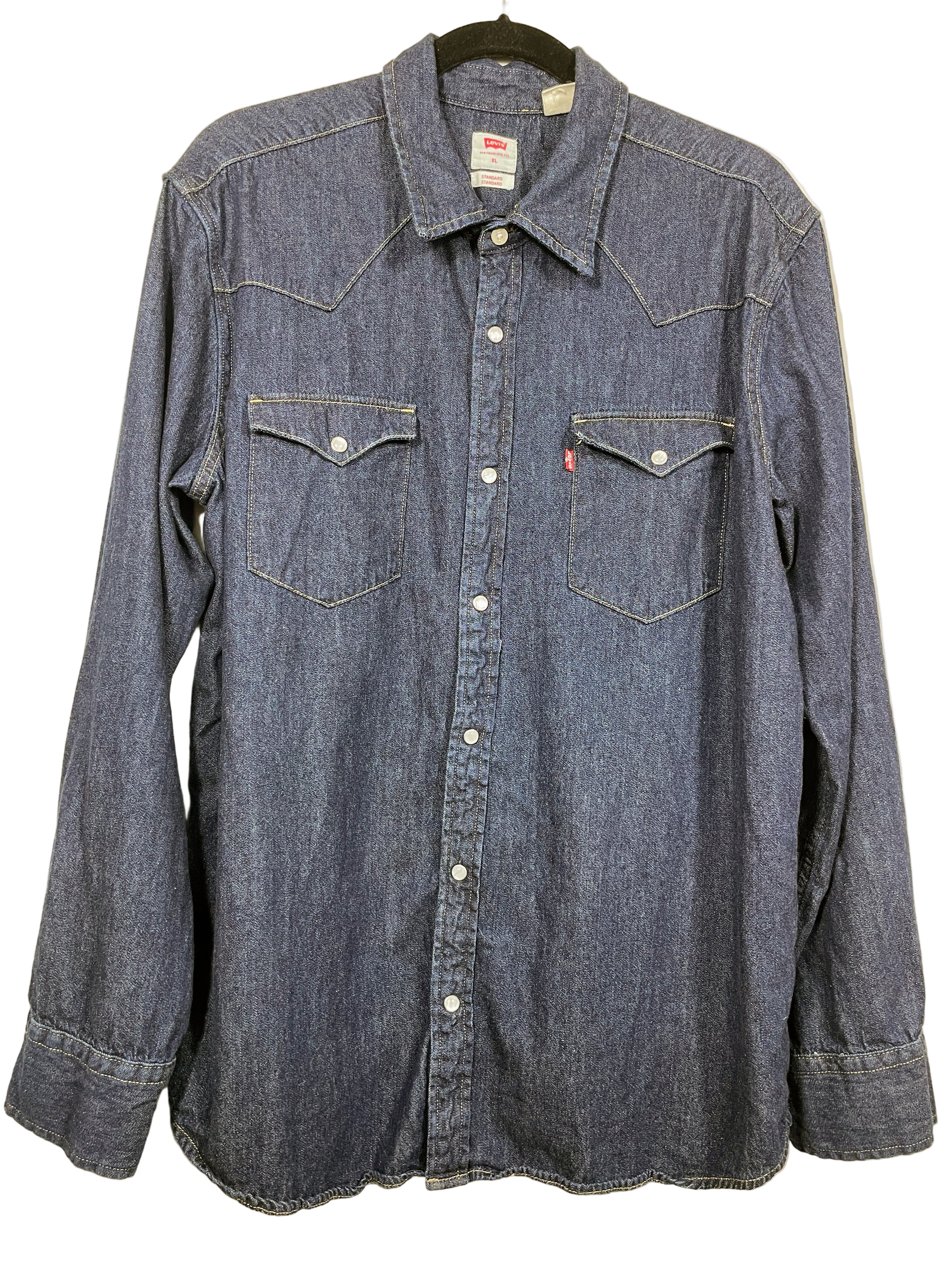 Levi’s men’s XL denim western shirt front view