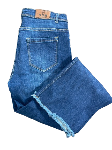 Size 28 VOM Ready To Wear dark wash cropped jeans with raw frayed hems