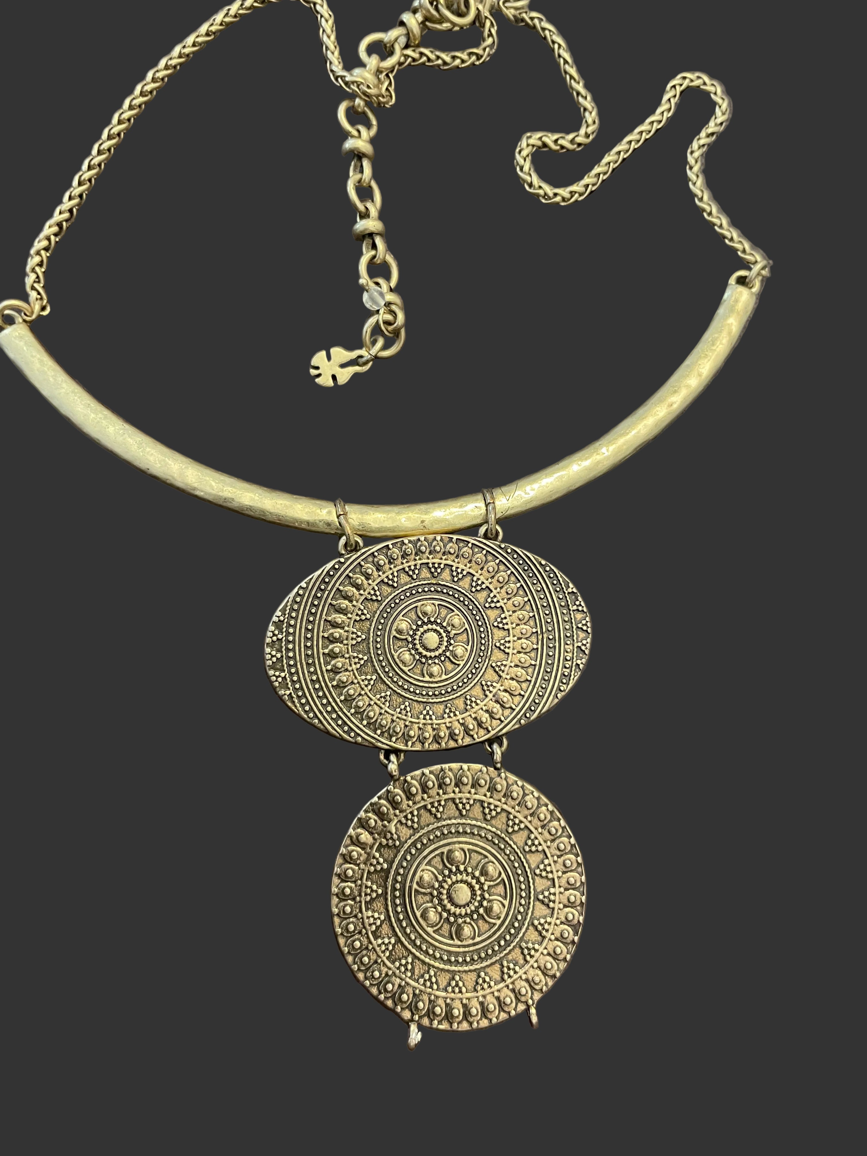 Gold Tone Double Pendant Necklace Ornate Decorative Back