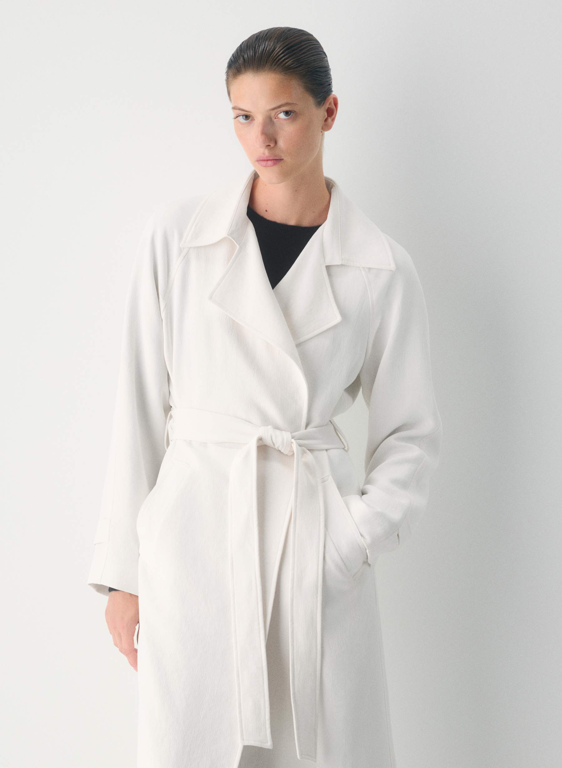 Aritzia Splendor Trench Coat