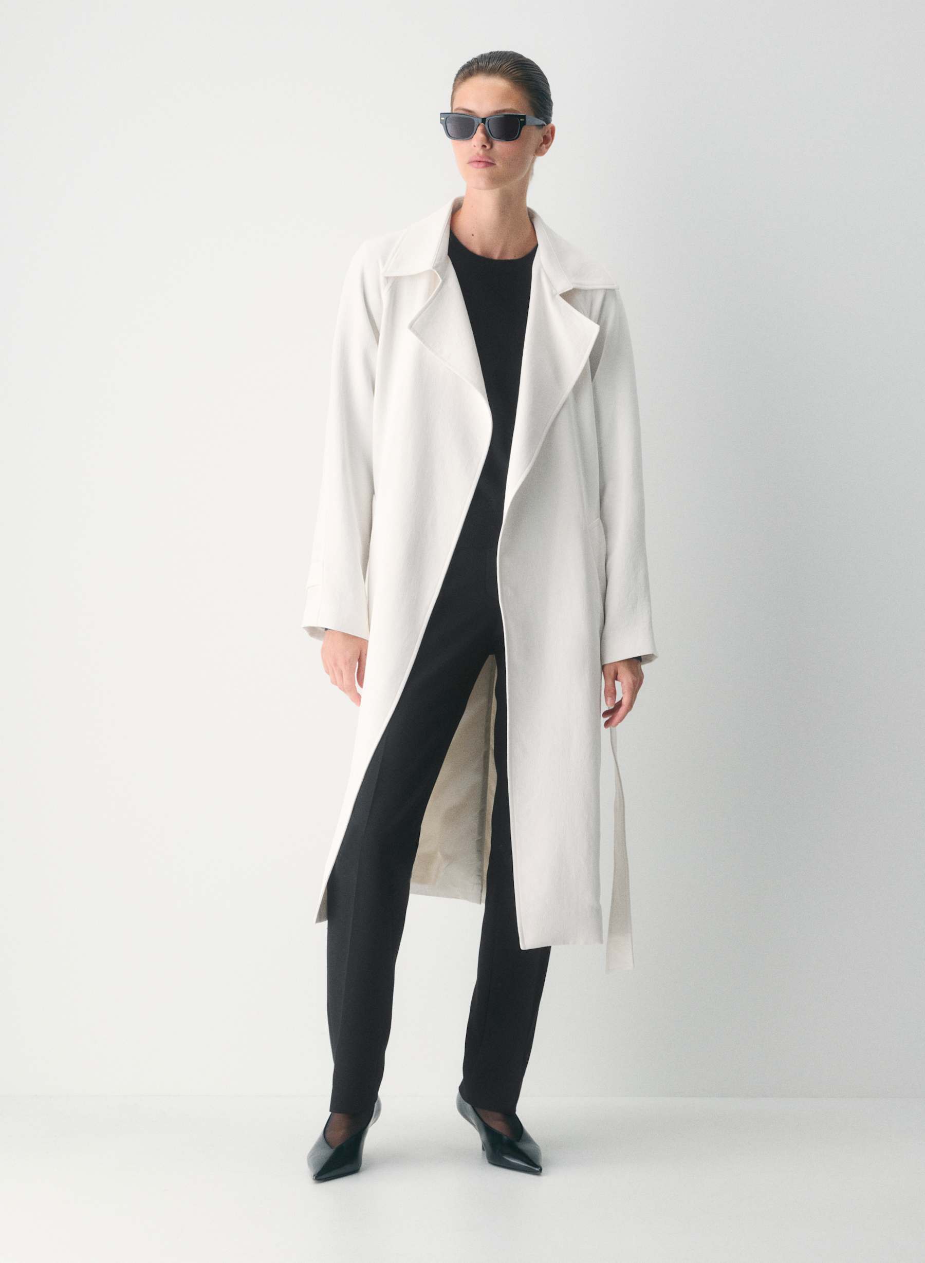 Aritzia trench coat size small